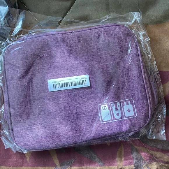 🌺 Electronic travel bag storage. New never out of wrapping. Black Available - Picture 6 of 7